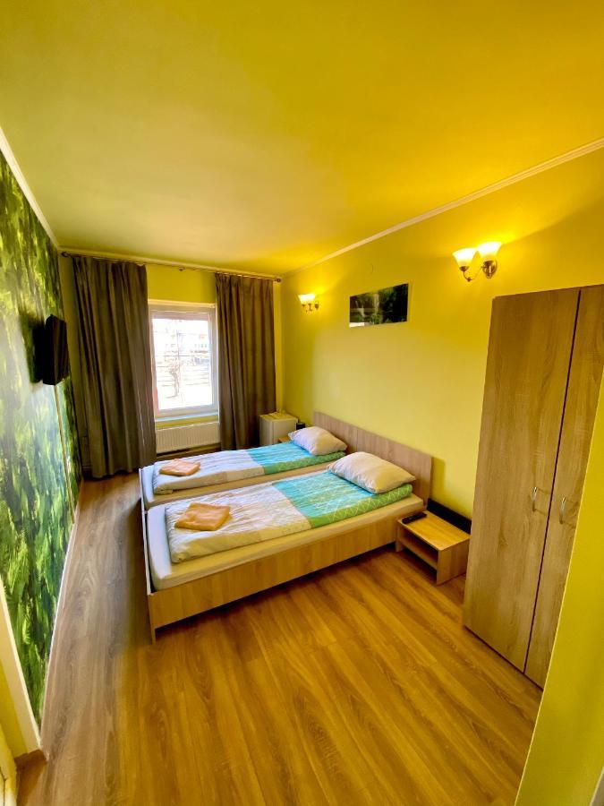 Pensiunea Hubert Oradea Exterior foto
