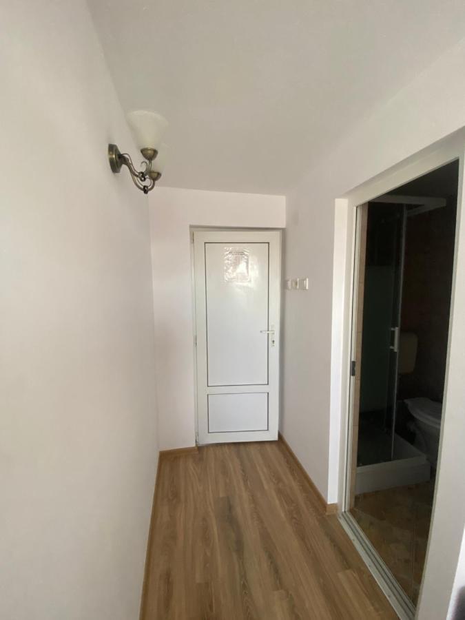 Pensiunea Hubert Oradea Exterior foto